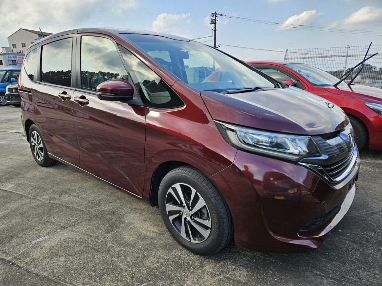 「フリード」の写真